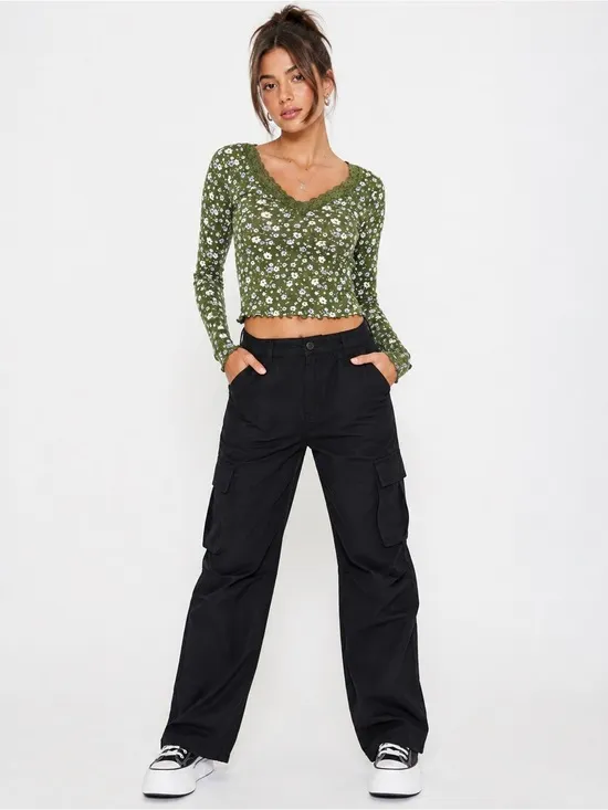 Forever 21 Green Floral Lace Trim Long Sleeve Ribbed Stretch V Top Cottagecore - Image 3