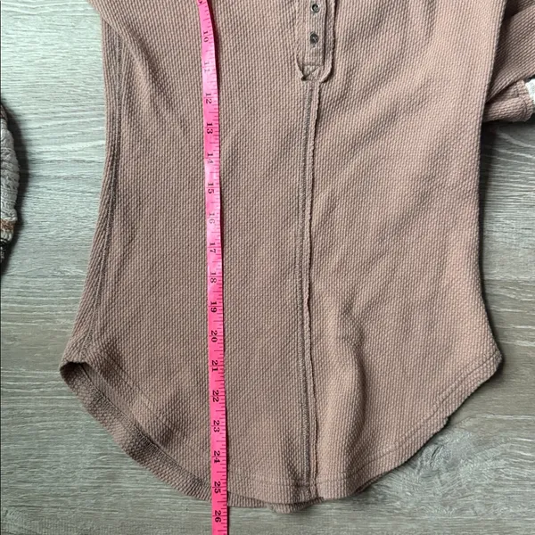 Free people alpine ski lodge cuff thermal in mushroom combo - Image 8