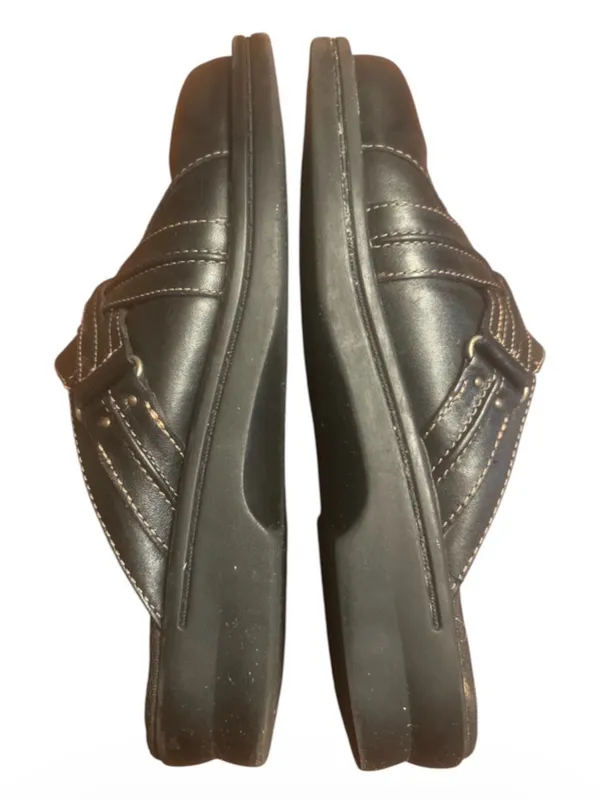 Clark’s black leather slip-on mule clogs crisscross strap women’s  Size 8 - Image 4