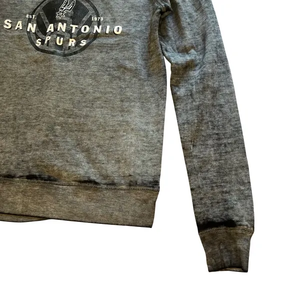 San Antonio Spurs NBA Graphic Sweatshirt Women's‎ M Vintage Style Pullover Faded - Image 5
