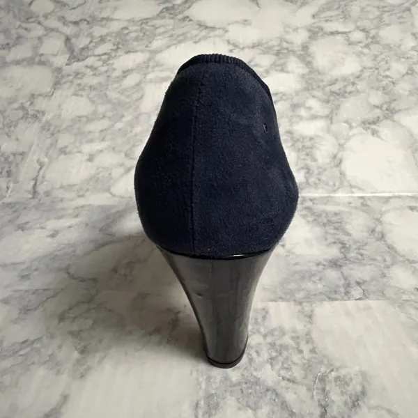 Re-Mix Vintage Footwear Cloche‎ T-straps in Navy Suede/Black Patent, Size 6 - Image 7