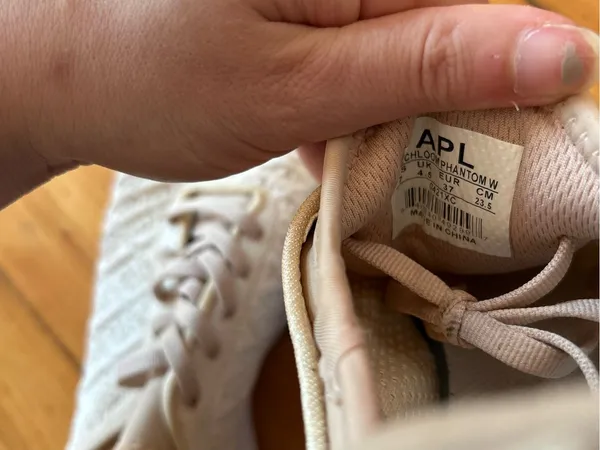 Apl techloom phantom sneakers women’s 7 beige - Image 4