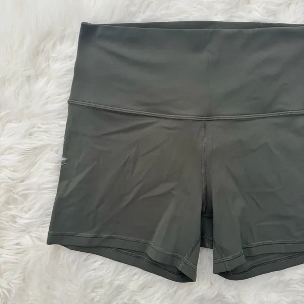 Lululemon Align High Rise Short 4" Army Green Size 10 - Image 4