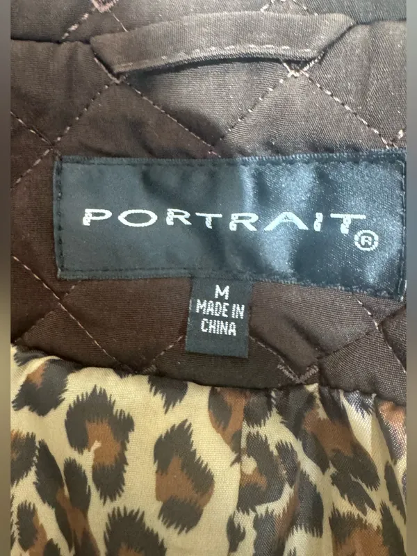 Quilted polyester chocolate brown belted jacket. Pockets. Animal print lining. M - Image 9