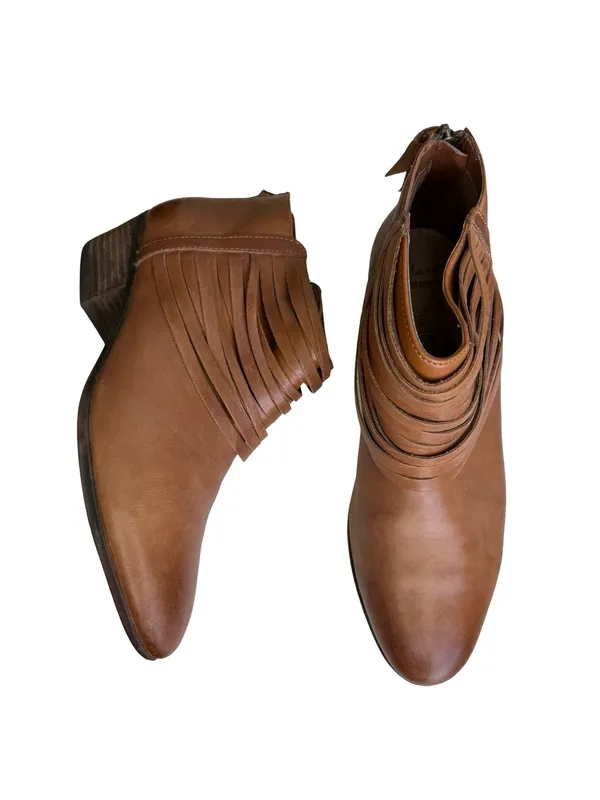 Clarks | Spye Celeste Booties Sz 7.5 Strap Detail Low Heel - Image 2