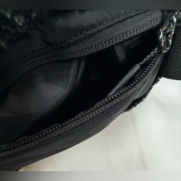 lululemon athletica Black Sherpa Crossbody Belt Bag - Image 8
