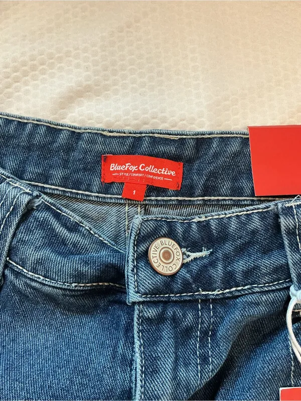 High-Rise Wide Leg Jeans in Dark Indigo - Image 2