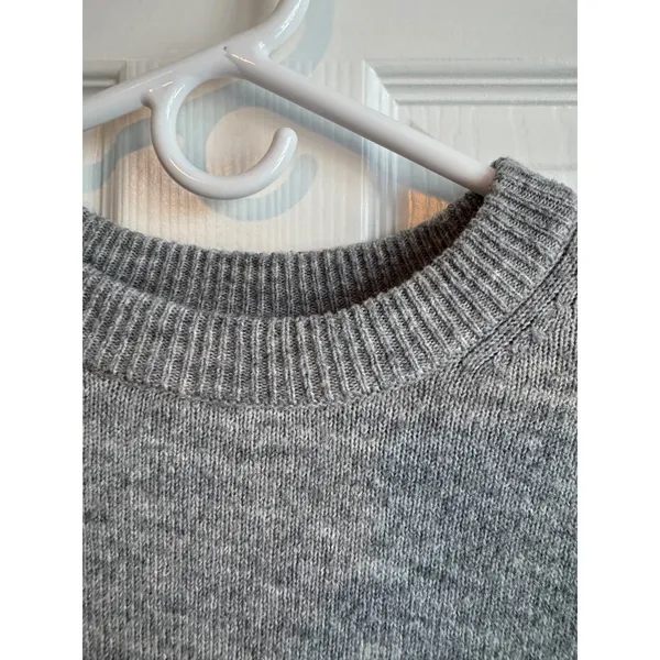 A New Day Women's Gray Knit Sweater‎ Size Medium Crewneck Lightweight Pullover - Image 3