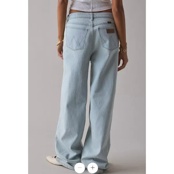 Wrangler Worldwide Mid Rise Wide Leg Jeans Light Wash Blue 32 / 14 - Image 2