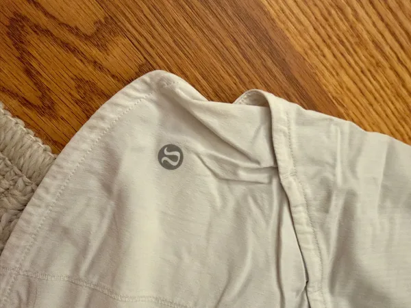Lululemon Speed Up Mid-Rise 4" - Image 3