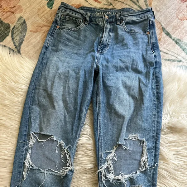 AMERICAN EAGLE Distressed Mom Jeans - Image 4