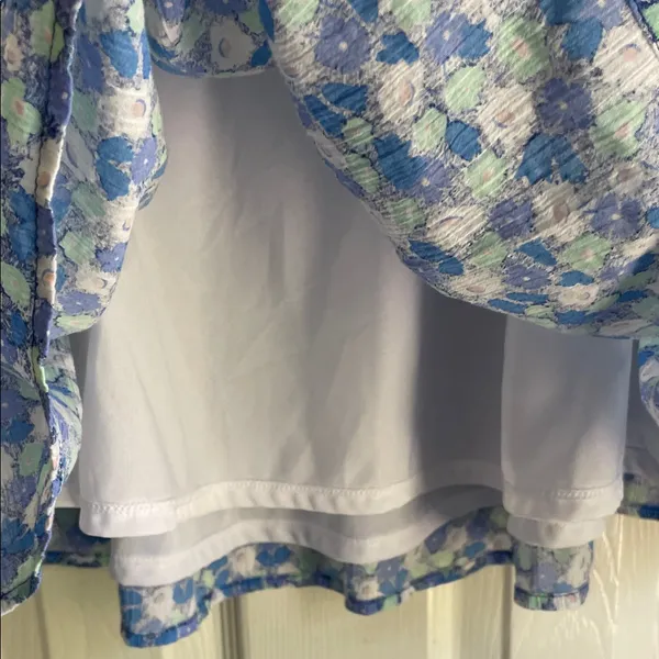 Old Navy Blue Floral Smocked Boho Cottagecore Coquette Mini Skirt - Image 3