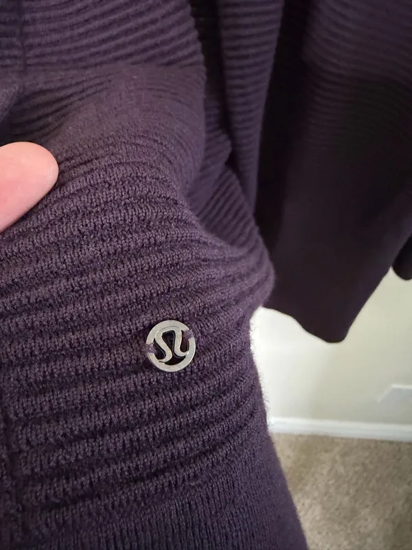 Lululemon Sit In Lotus Wrap II Black Cherry Cardigan Womens Size‎ 4 - Image 5