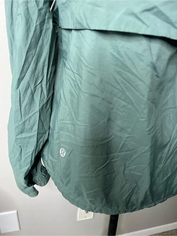 Lululemon Hood Lite Jacket in juniper size 4 - Image 7
