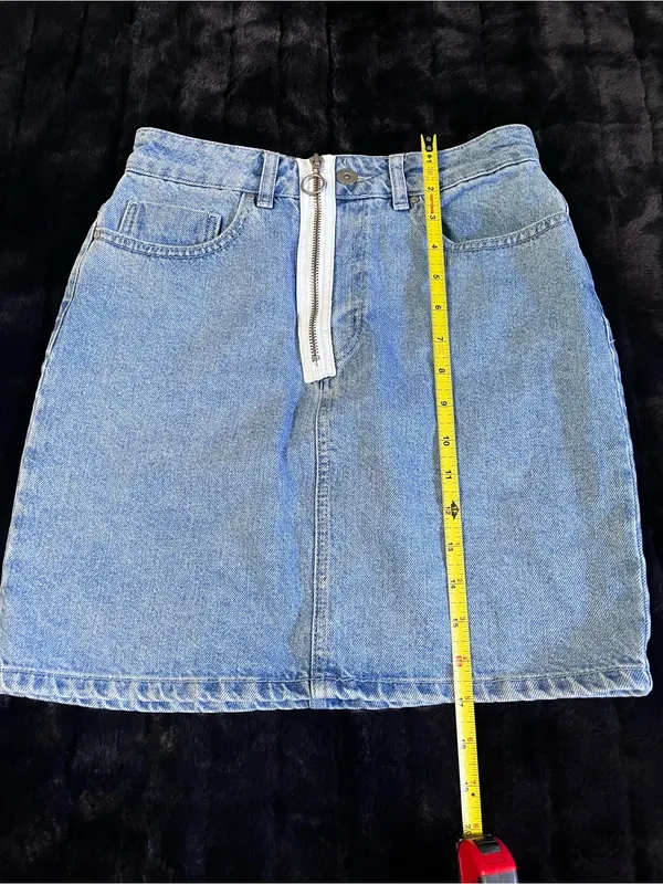 ASOS Women’s Light Wash Denim Mini Skirt Size 4 NWOT - Image 3