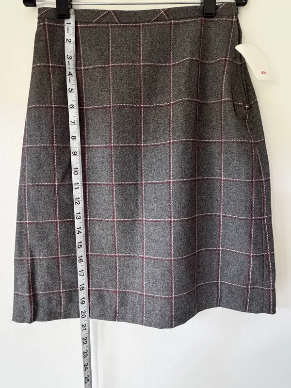 H&M Grey A-Line Plaid Windowpane Skirt - Image 8