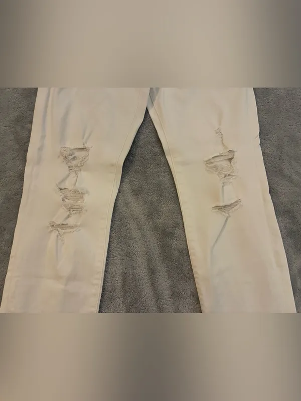 Women’s American Eagle White Distressed Super Stretch Jegging Crop Jeans Size 8 - Image 2