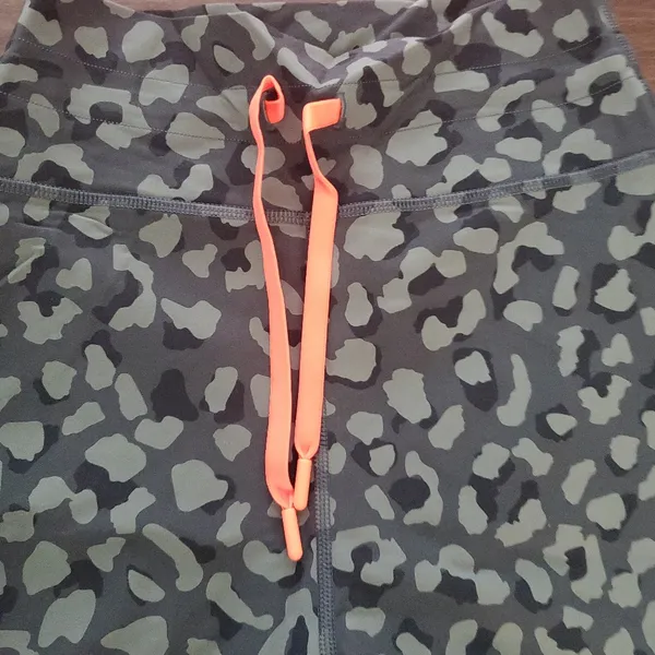 White Fox Boutique Athletic set bright orange padded work our bra size 34 B and xs SDX WFA … - Image 2