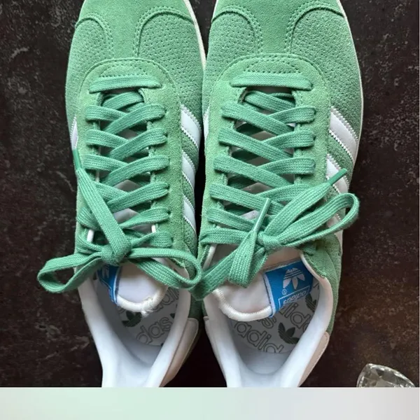 Adidas Classic Green and White Trainers - Image 3
