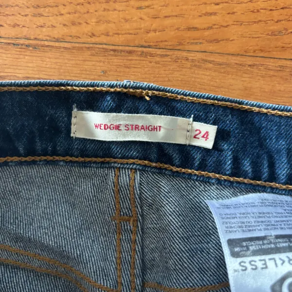 Levi’s Wedgie Straight Jeans - Image 2