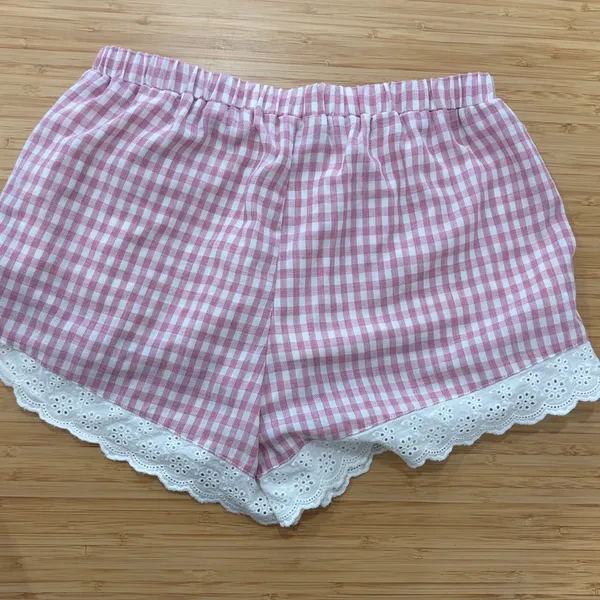Pink Gingham Women's Shorts with Lace‎ Trim Size XS - Image 3