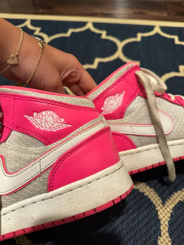 hot pink  shoes - Image 5