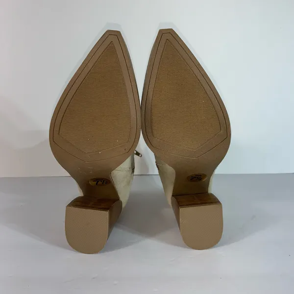 Steve Madden Stable and Sand Suede Booties Block Heel Zip Up Size 7.5M READ - Image 9