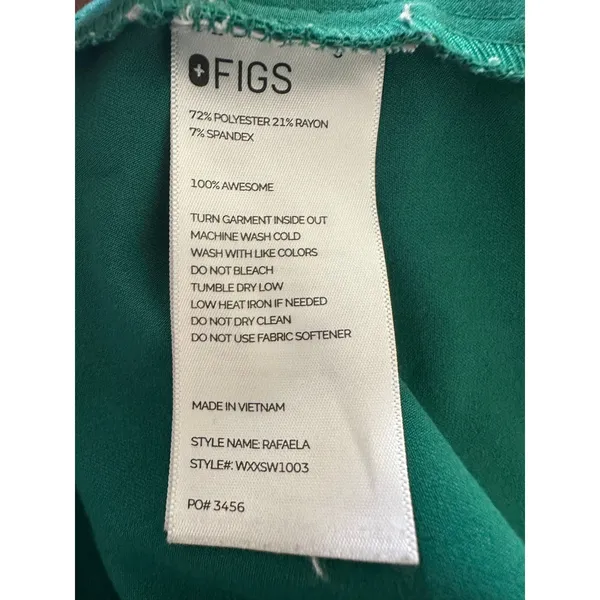 FIGS Women's Rafaela Oversized Scrub Top green size large - Image 8