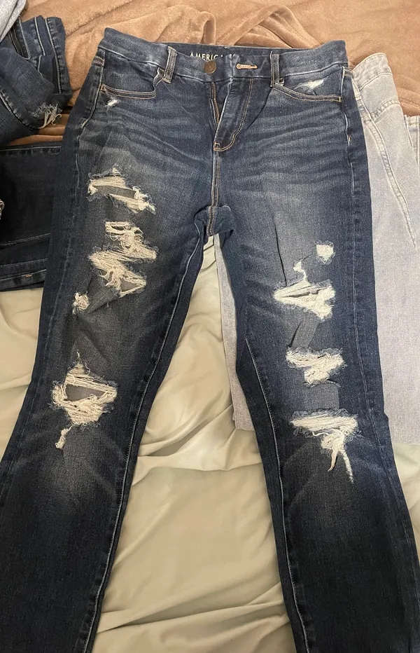 American Eagle Jeans - Image 3