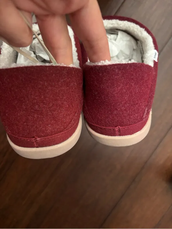 TOMS Women's Ezra Faux Fur Lined Slip On Quilted Slippers 9.5 - Image 6