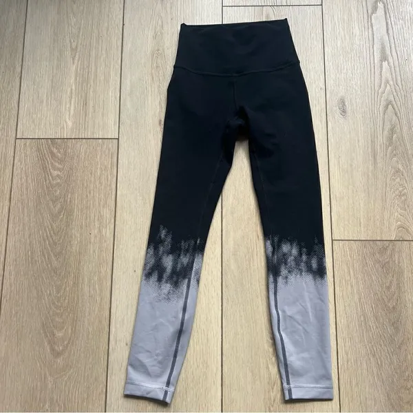 Lululemon Wunder Train High-Rise Tight 25"
Ascending Light Engineer Silverscreen - Image 4