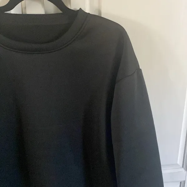 Unisex crew neck relaxed fit sweatshirt NWOT - Image 5