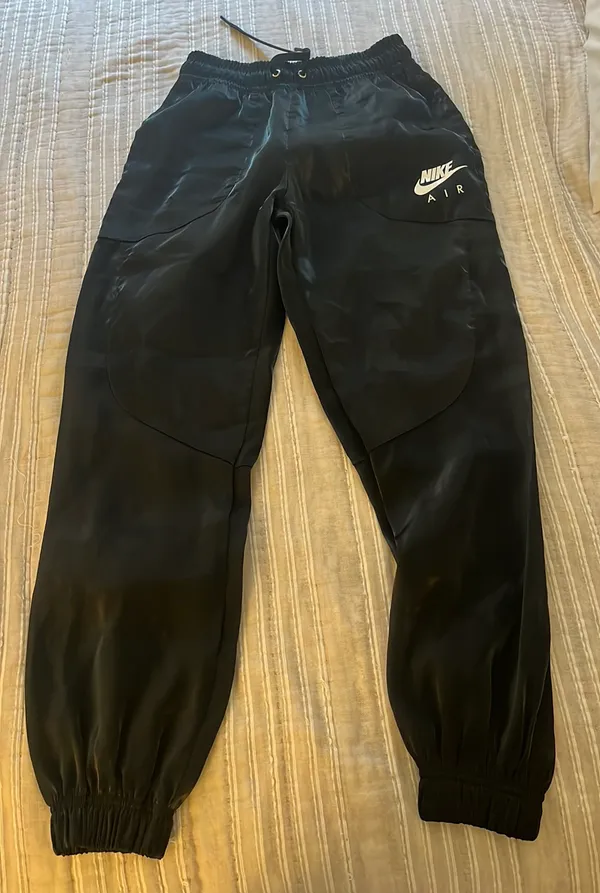 Nike Women’s Joggers - Image 2