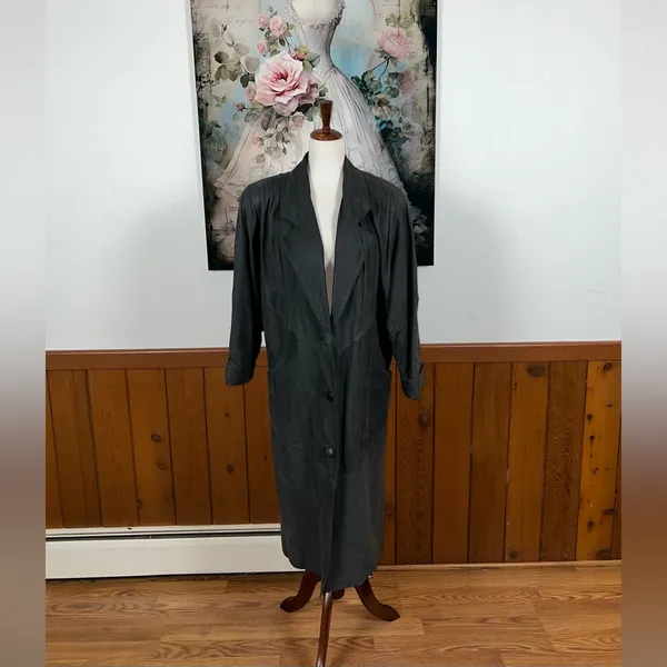 Gorgeous Vintage 90s Avanti Charcoal Suede Trench Coat! - Image 3