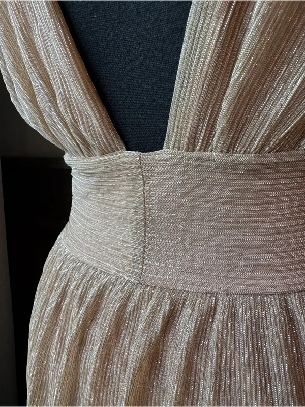 SuperDown Plunging V-Neck Sparkle Mini Dress in Rose Metallic xs nwt - Image 9