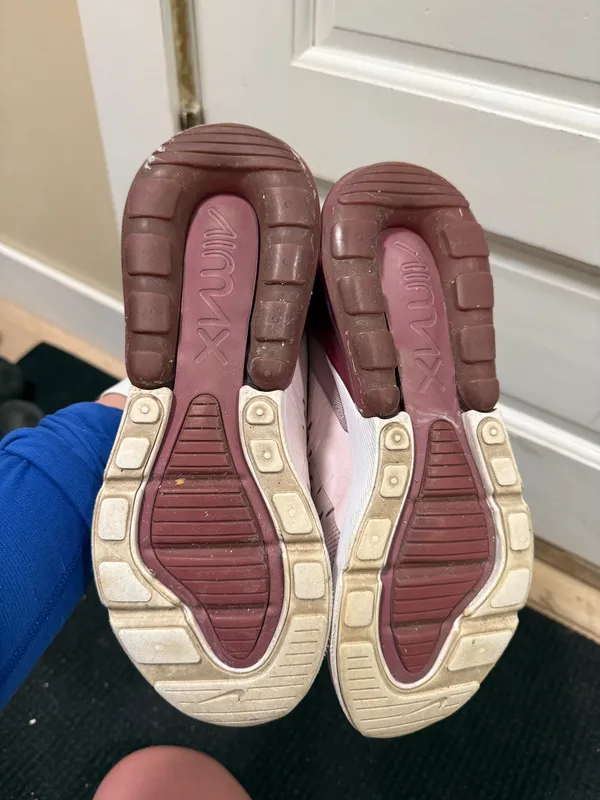 Women’s Nike Air Max 270 Size 7.5 - Image 3