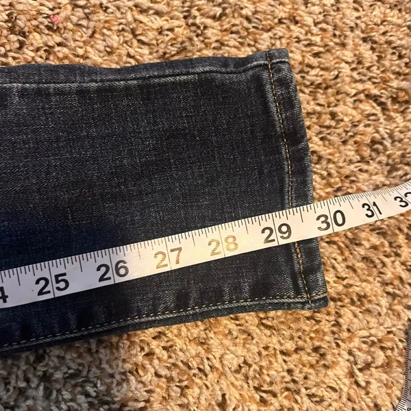 Levi's 311 Shaping‎ Skinny Jeans Dark Wash Women's Size 26 - Image 6