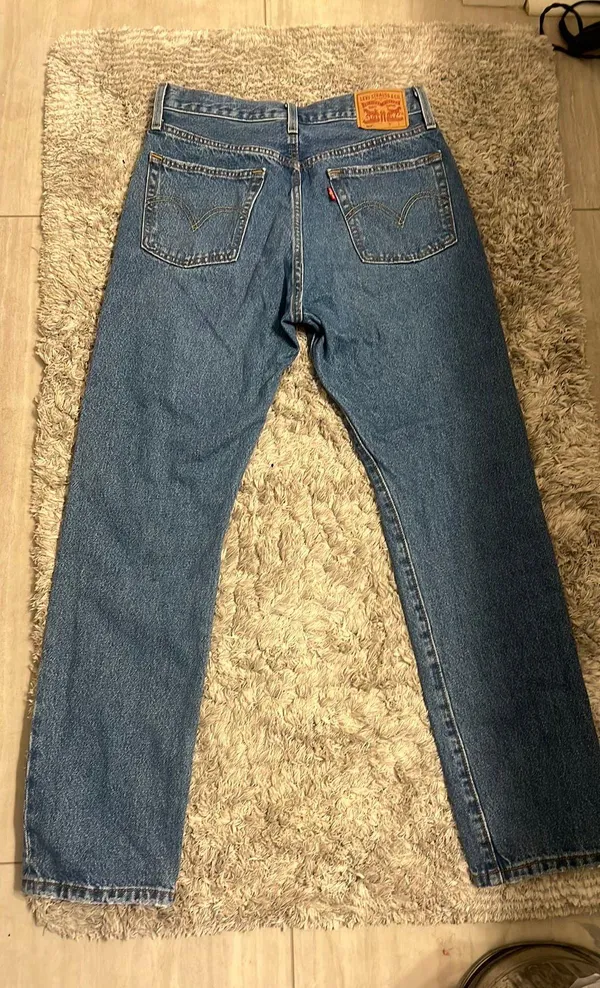 Levi’s 501 High-Rise Straight-Leg Jeans - Image 2
