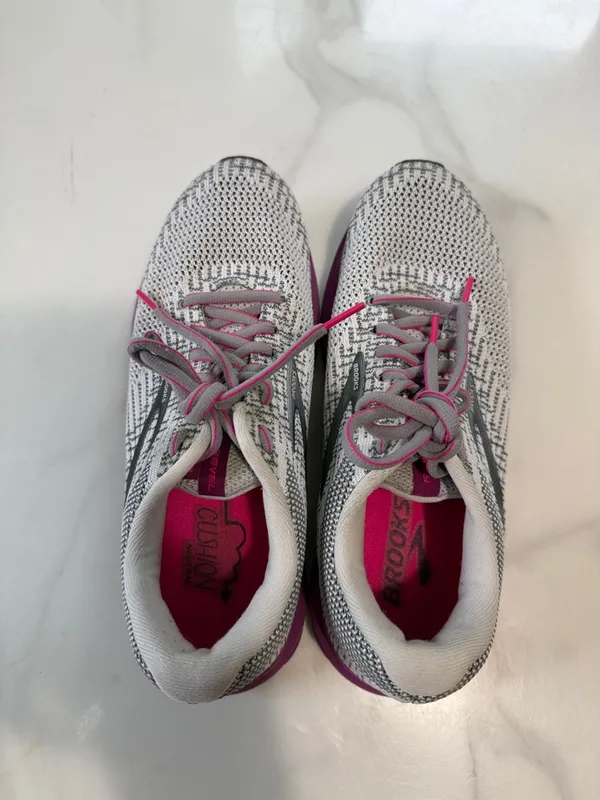 Brooks Gray and Pink Women's Running Sneakers - Image 2