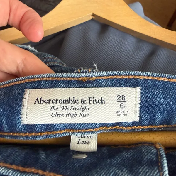Abercrombie & fitch curve love 90’s straight ultra high rise jeans - Image 3
