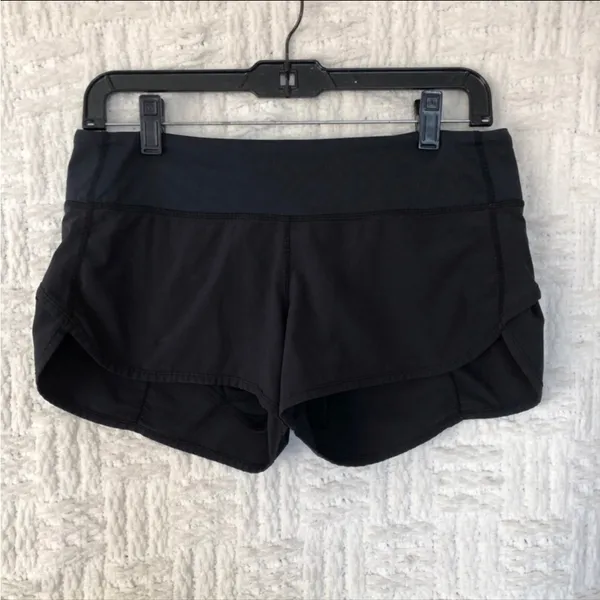 Lululemon Speed Shorts 6 Small black - Image 3