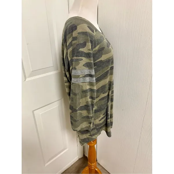 Torrid Camo Striped Raglan Tee B3 - Image 3