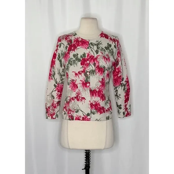 NEW!! GARNET HILL Merino Wool Cardigan‎ Sweater Floral Gray Pink Preppy Small - Image 2