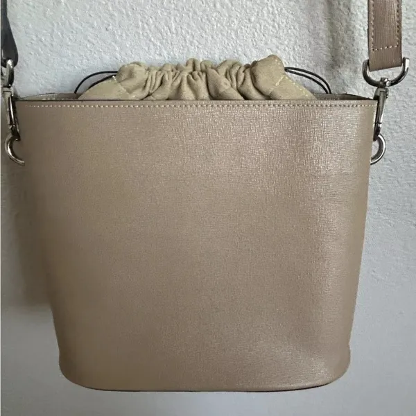 Pulicati‎ Italian Genuine Leather Bucket Style Crossbody PurseDrawstring Closure - Image 4