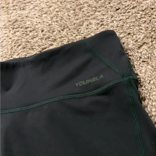 YoungLA Women’s Leggings Legacy Emerald Green Size Medium EUC SOLD OUT - Image 3