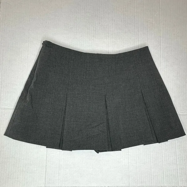 Zara box pleated mini skort skirt shorts gray size Small - Image 4