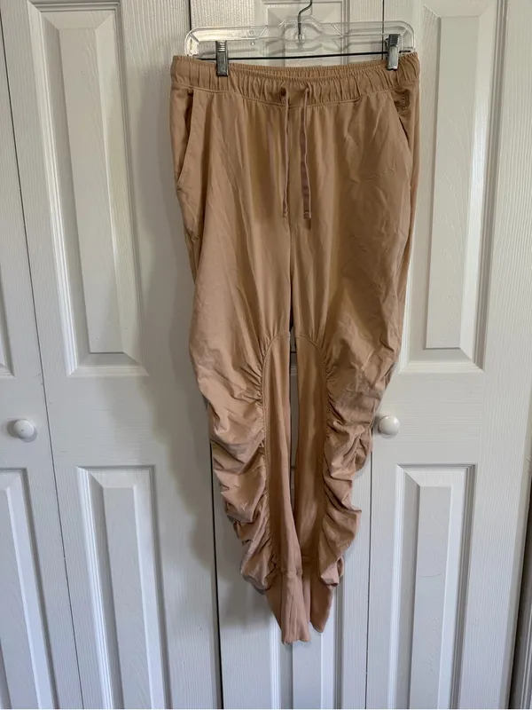 Free People Movement Hot Shot Pants Size Medium - Image 2