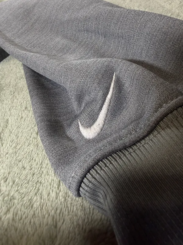 Nike Women’s Grey Hoodie XS white swoosh - Image 6