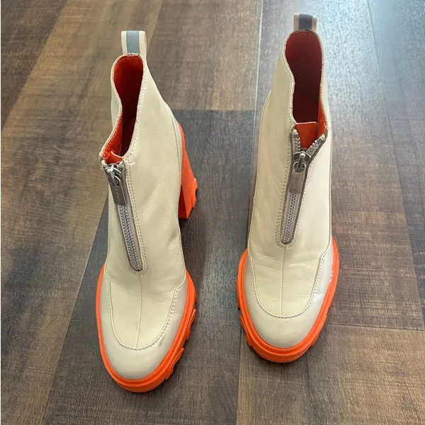 Sorel Women's Brex Orange Heel Lug Sole Chelsea Boots Size 9 - Image 2