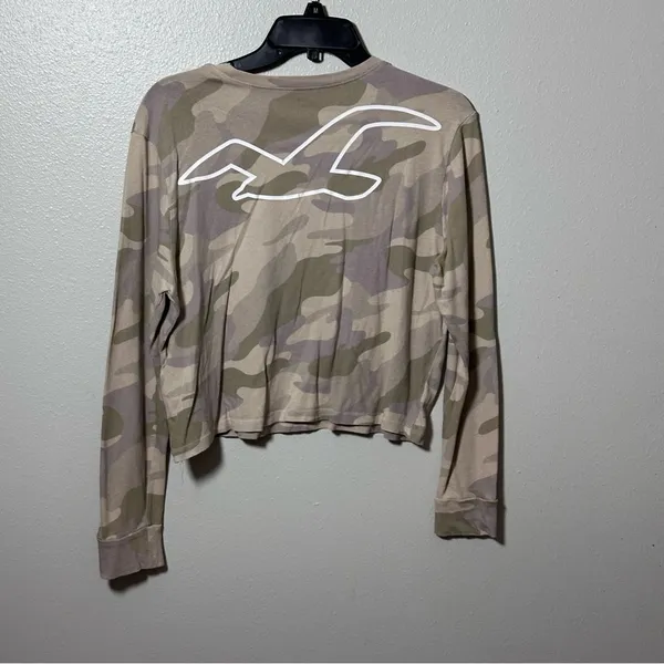 Hollister Women Beige/Green cropped Long sleeve Camo size‎ small - Image 6